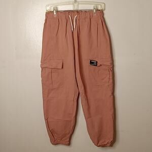 Sangtree Women's Medium pink cargo pants. Atleisure,Casual, Streetwear.